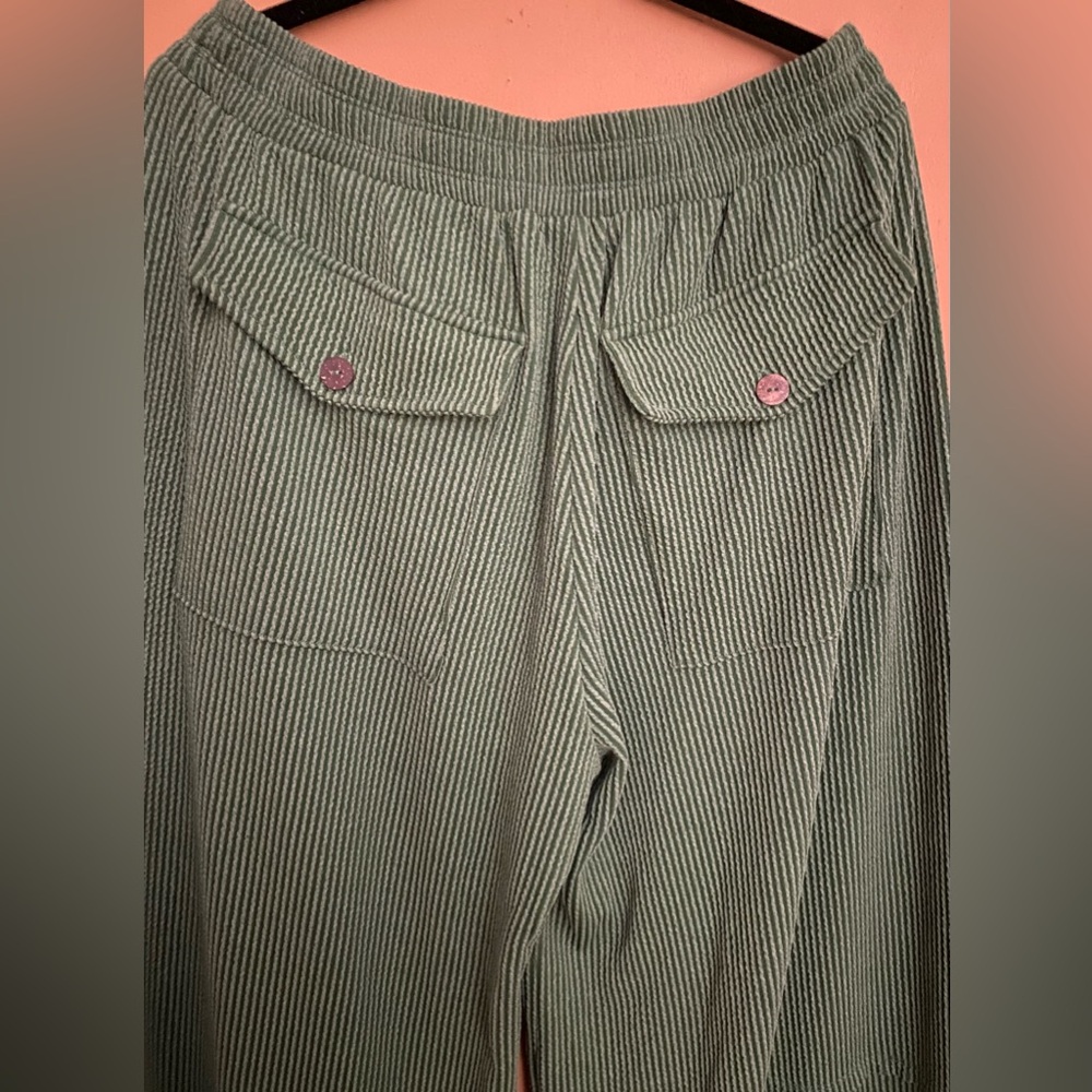 Blumin Apparel Green Wide-Leg Pants. View 4